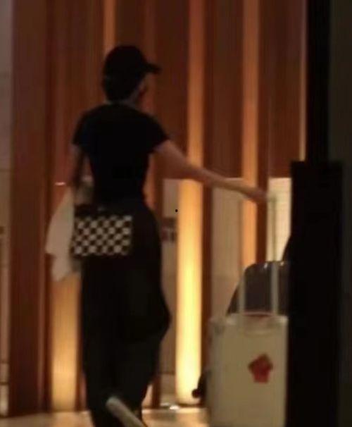 陪女人吃大瓜视频大全集,陪你一网打尽热门视频合集