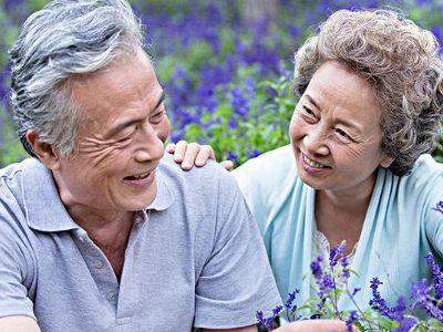 老年人吃生瓜的视频,勇敢挑战生瓜美食之旅