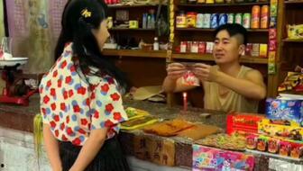 小卖部胖哥吃瓜视频播放,揭秘热门事件幕后真相