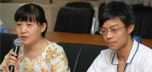 追剧吃瓜看书打游戏视频,追剧吃瓜、阅读畅游、游戏竞技的多元娱乐生活