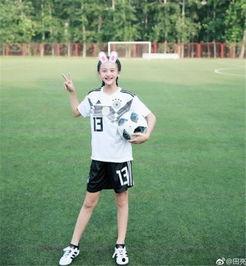 吃瓜群众来踢球的视频,一场别开生面的足球挑战