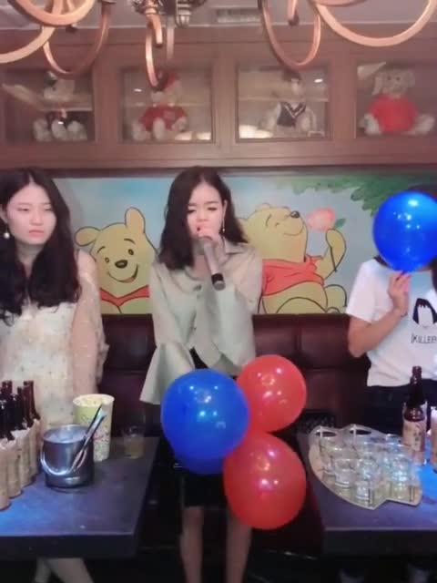 酒馆老板娘吃瓜视频大全,揭秘娱乐圈幕后故事