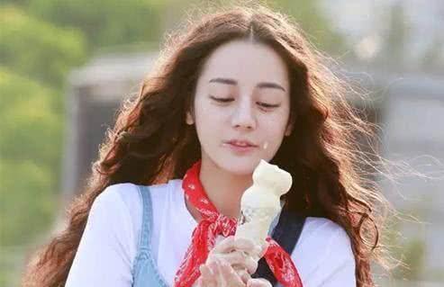 四人闺蜜吃瓜视频素材,揭秘娱乐圈那些不为人知的幕后故事